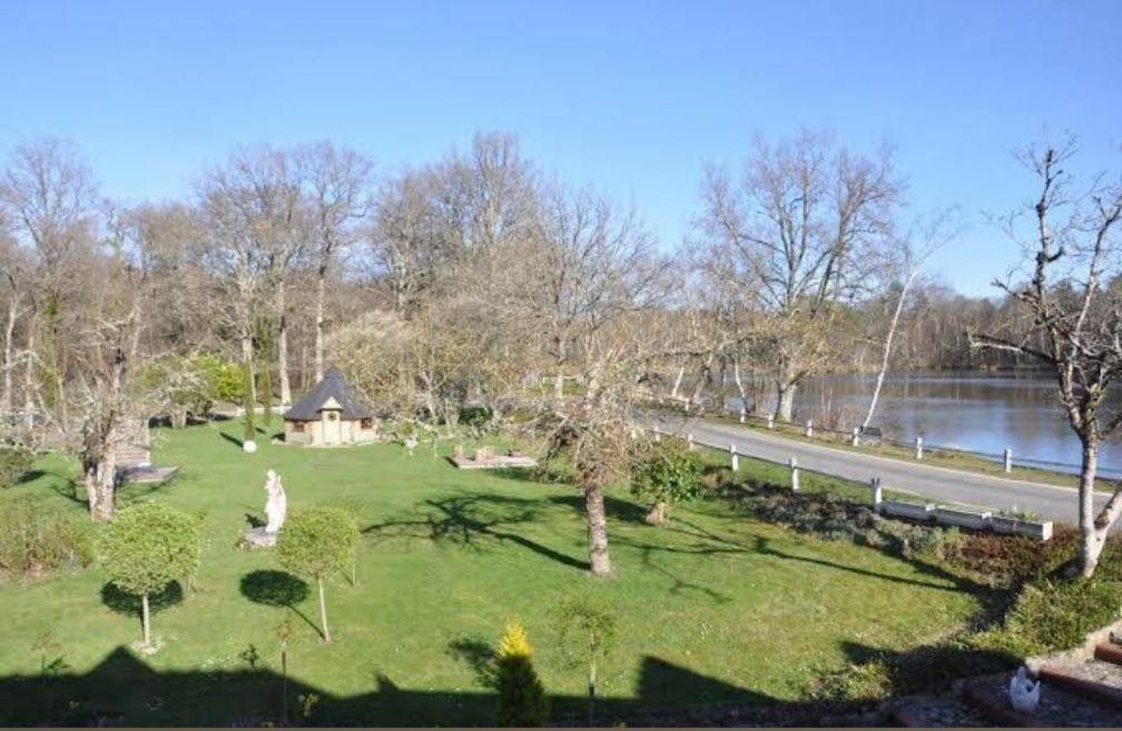 Hotel - Restaurant Le Moulin De Villiers Nouan-le-Fuzelier 외부 사진